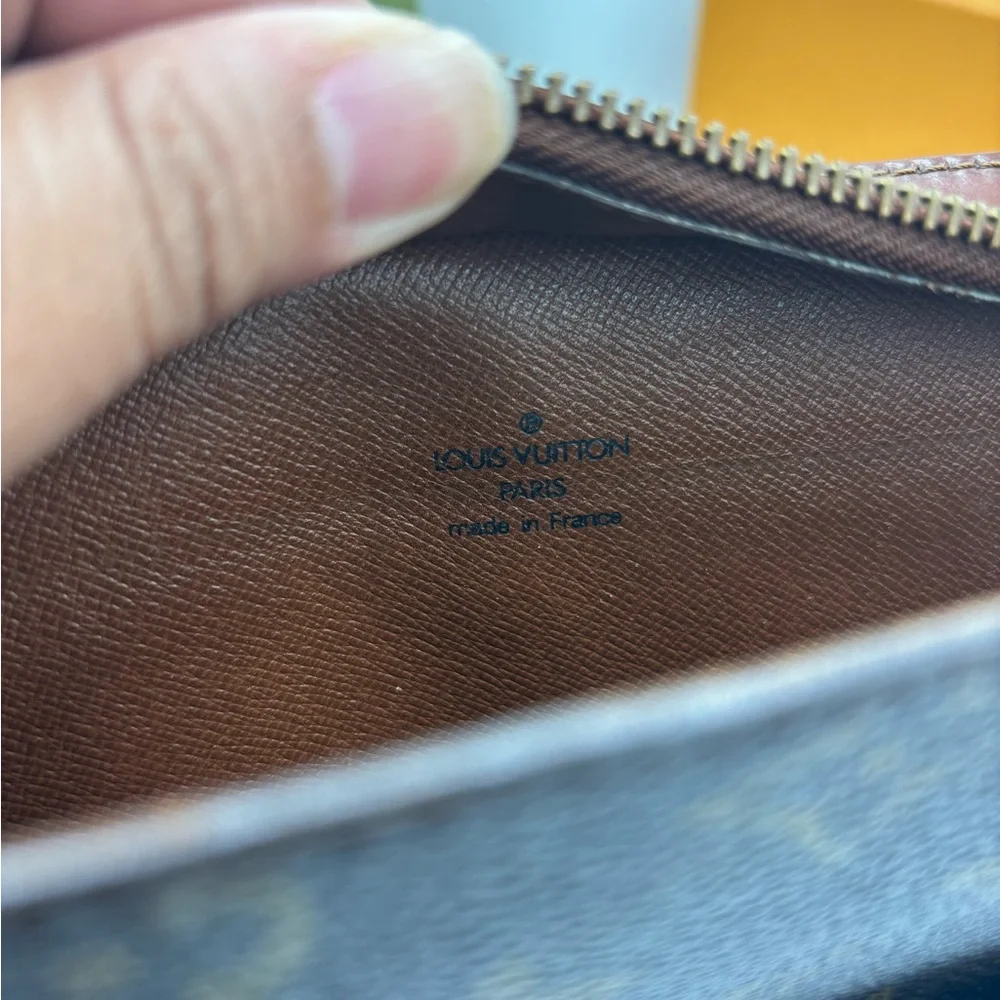 Louis Vuitton Vintage Pochette Clutch - Picture 6 of 14